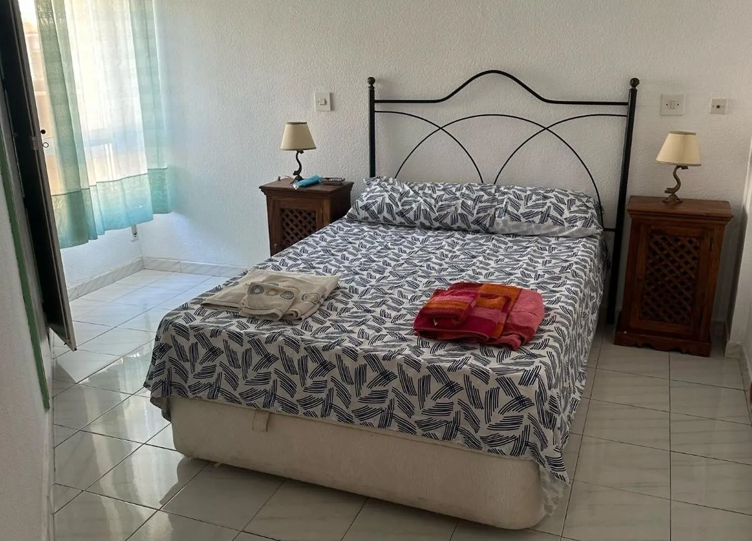 Gondolas, Enfrente De La Playa, Aire Acondicionado En Dormitorio Almuñécar